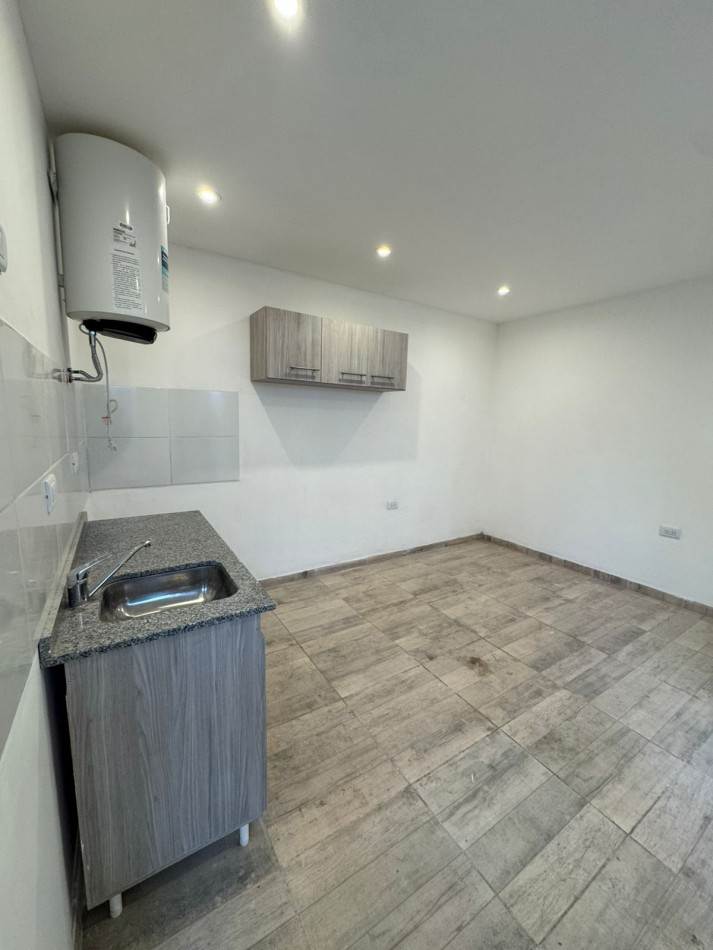 Monoambiente en PH zona Parque Luro