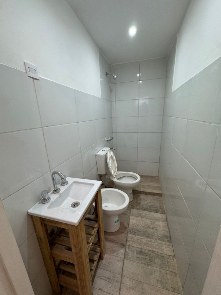 Monoambiente en PH zona Parque Luro