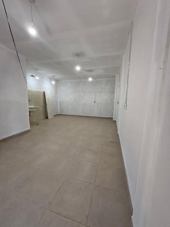 Local en Alquiler Sobre Avenida Tejedor