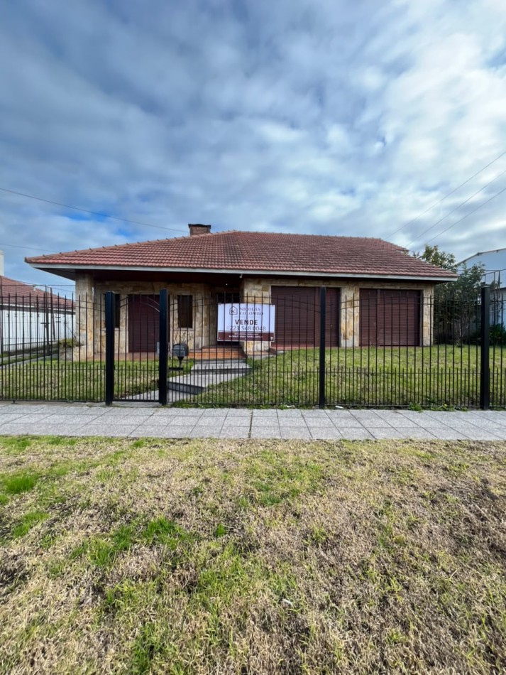 Chatel en venta en barrio Las Avenidas