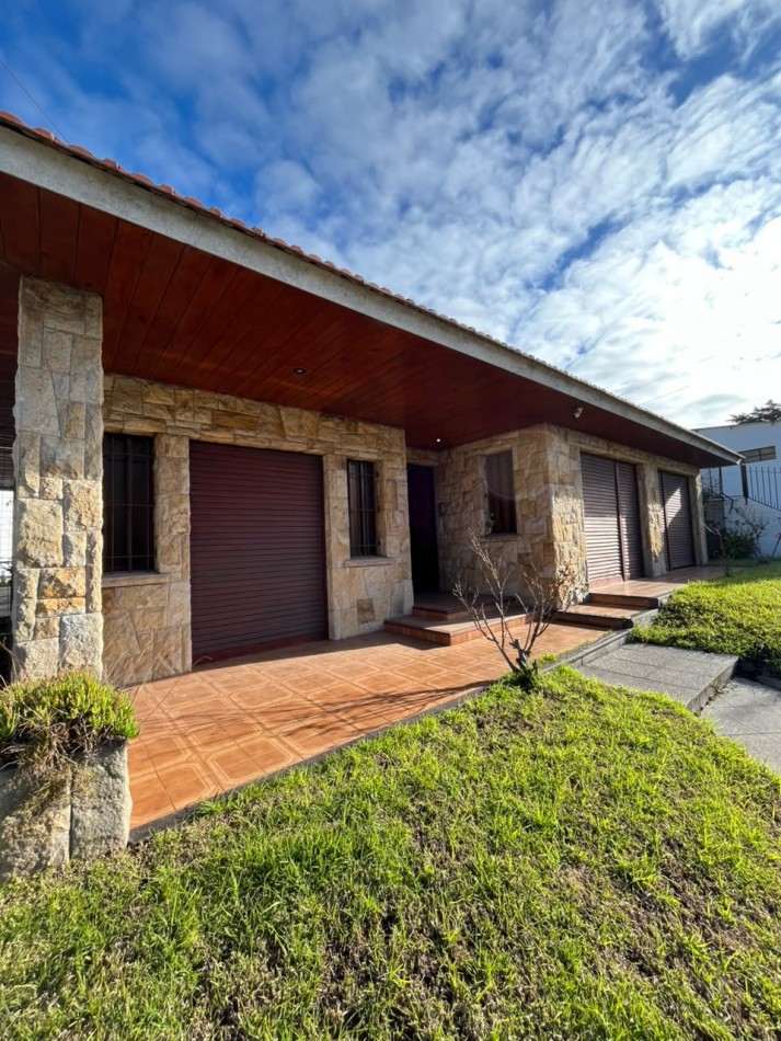 Chatel en venta en barrio Las Avenidas