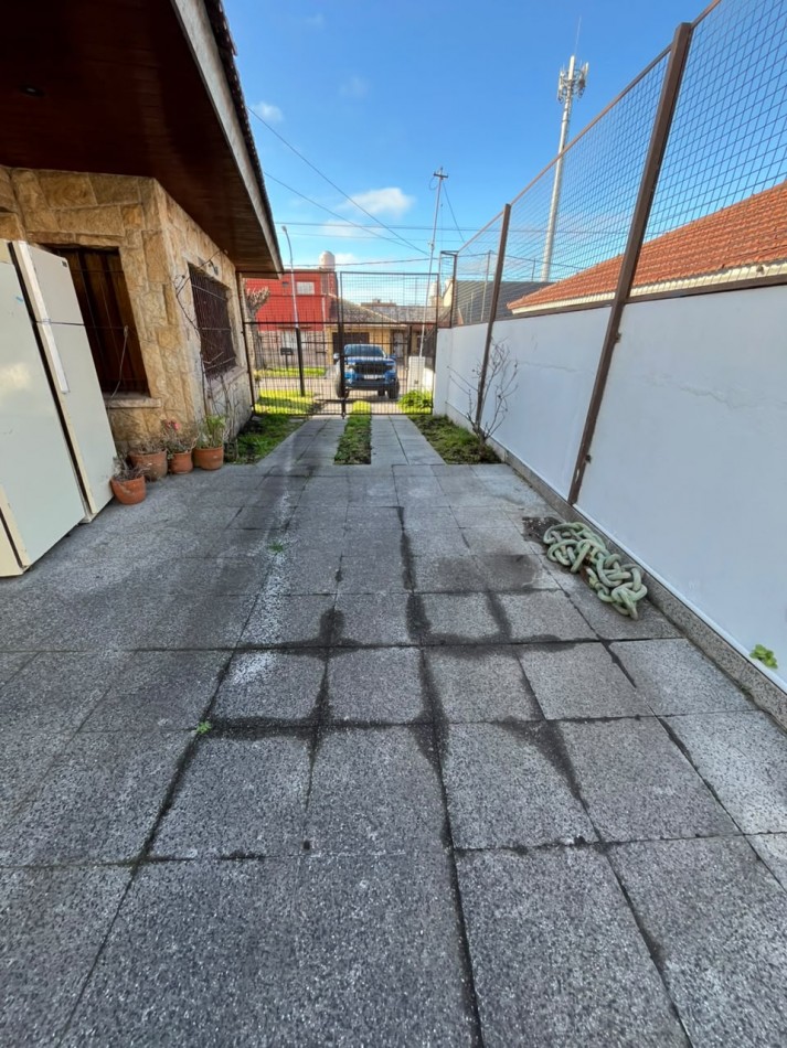 Chatel en venta en barrio Las Avenidas