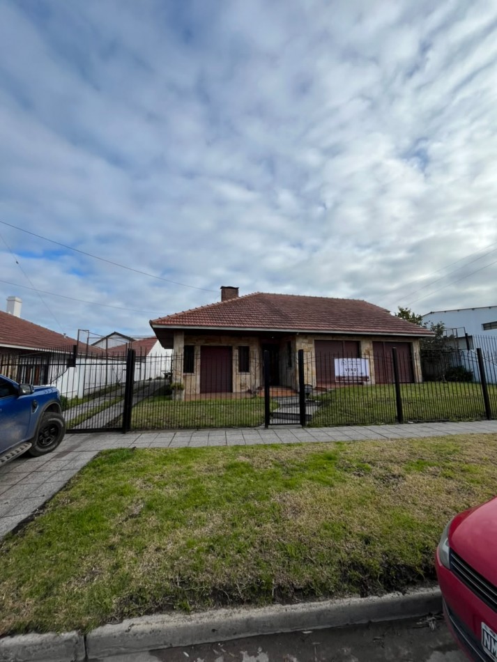 Chatel en venta en barrio Las Avenidas
