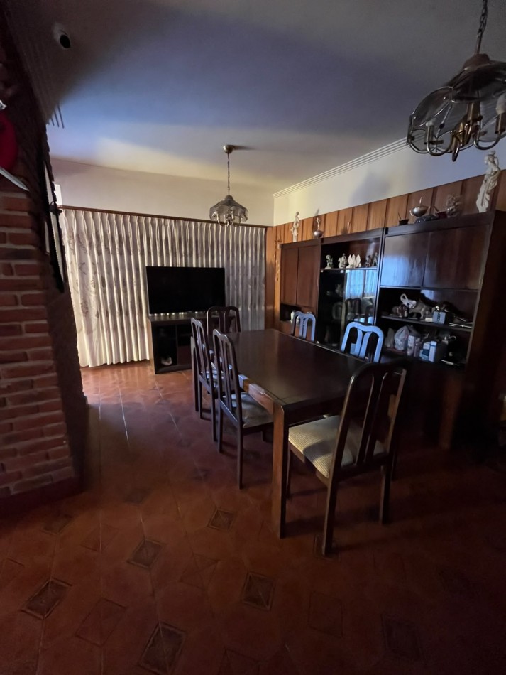 Chatel en venta en barrio Las Avenidas