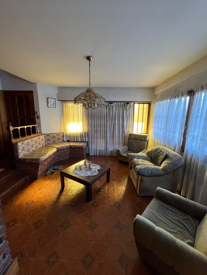 Chatel en venta en barrio Las Avenidas