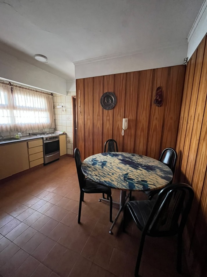 Chatel en venta en barrio Las Avenidas