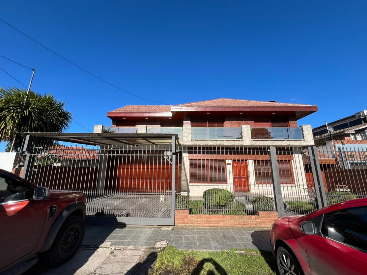 Importante Chalet en Venta en La Florida