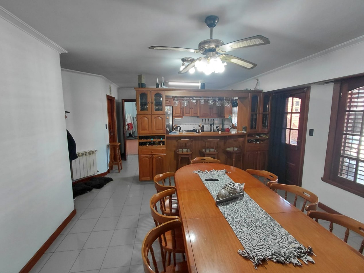 Importante Chalet en Venta en La Florida