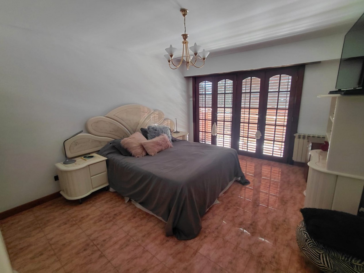 Importante Chalet en Venta en La Florida