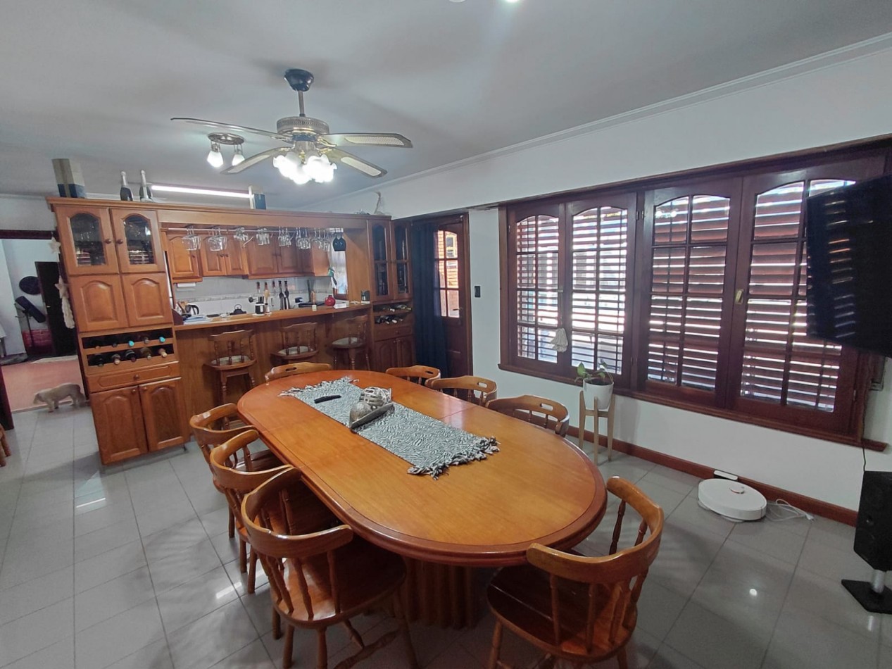 Importante Chalet en Venta en La Florida