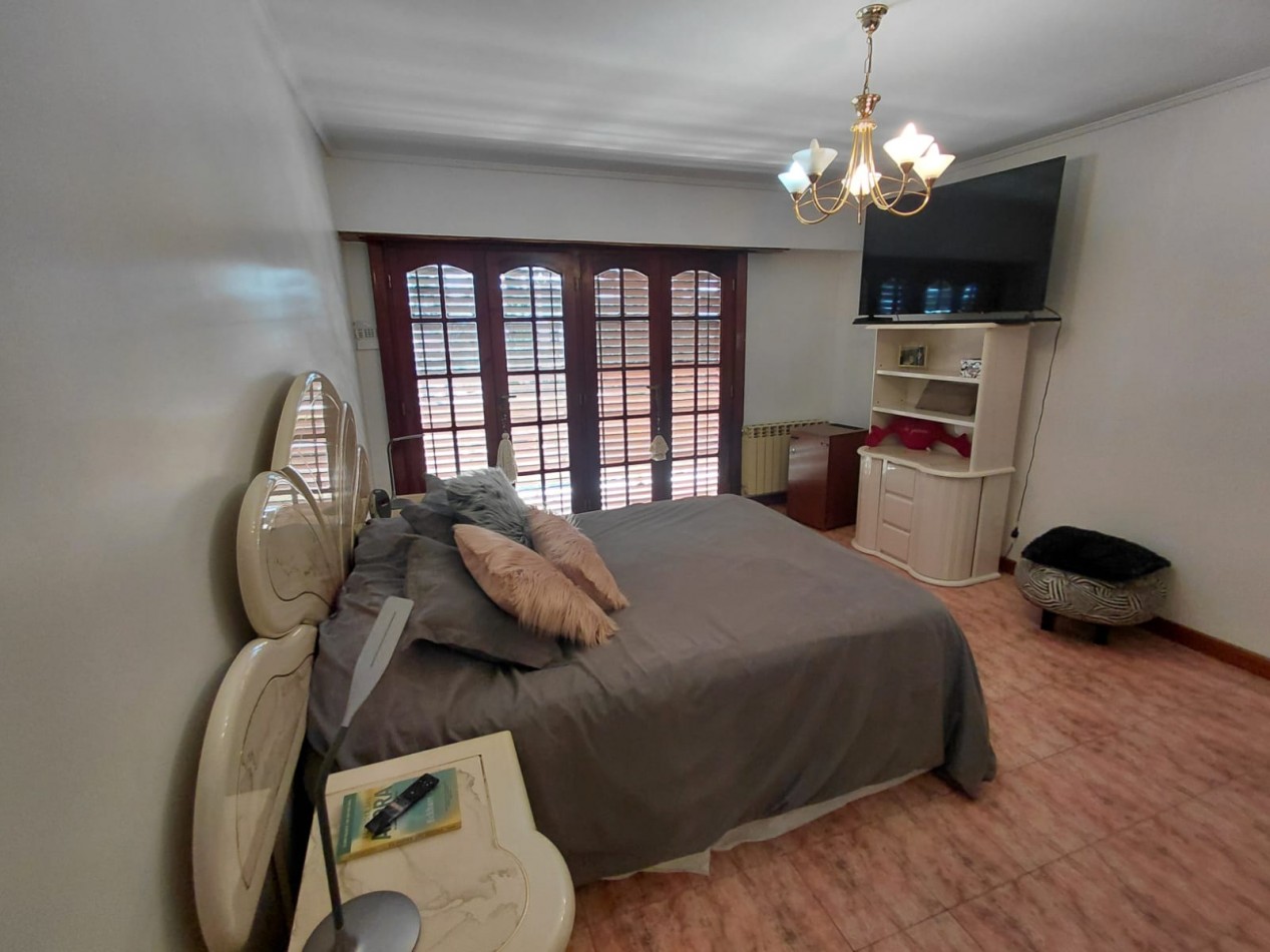 Importante Chalet en Venta en La Florida