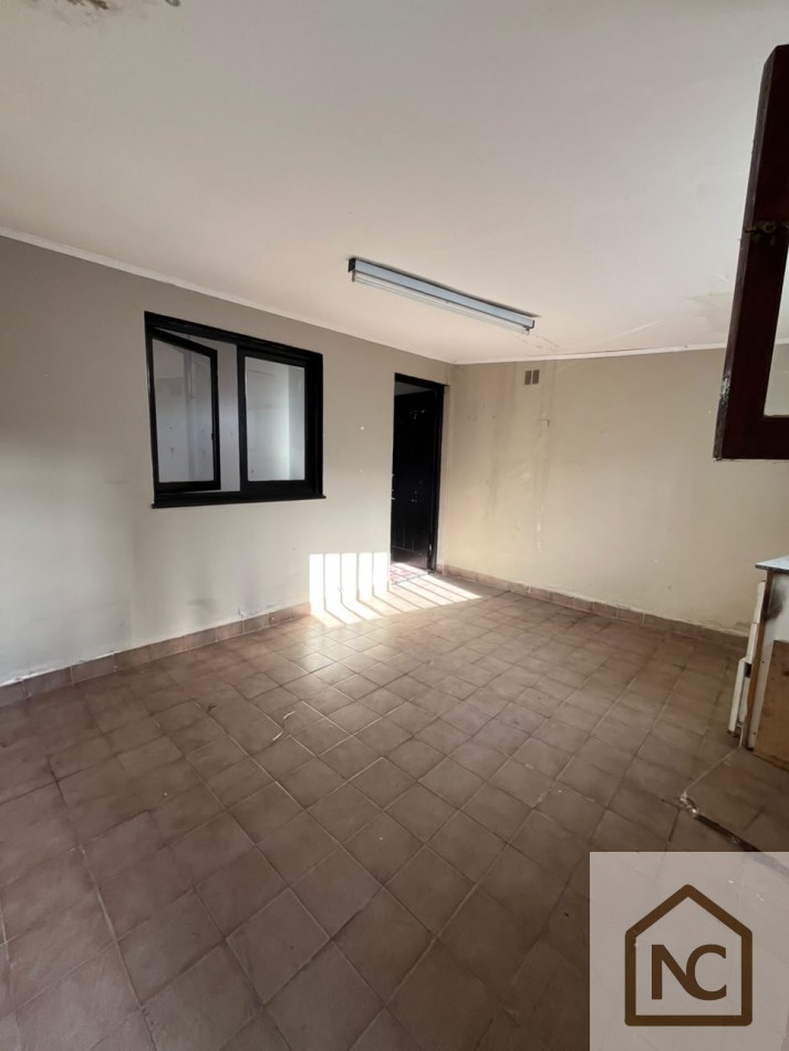 Chalet 3 ambientes + Galpon en Venta 