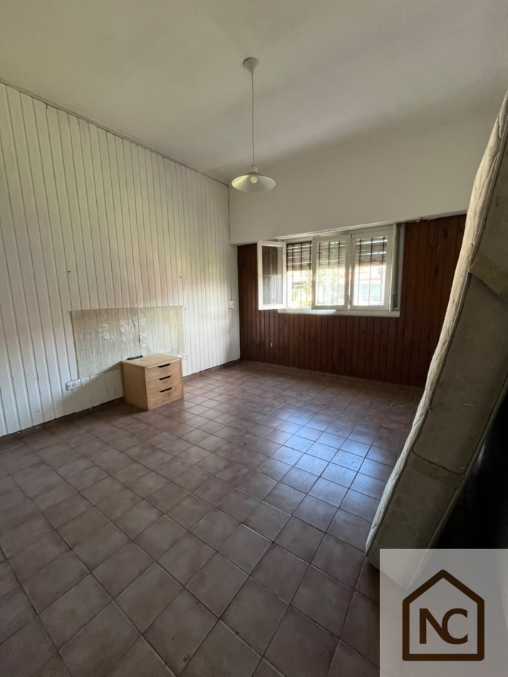 Chalet 3 ambientes + Galpon en Venta 