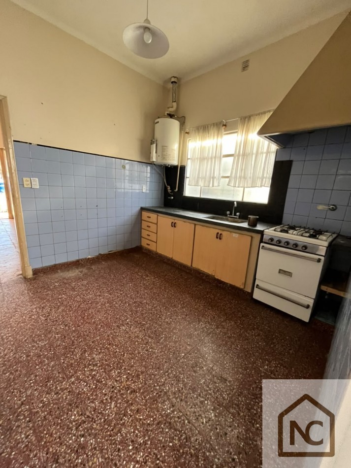 Chalet 3 ambientes + Galpon en Venta 