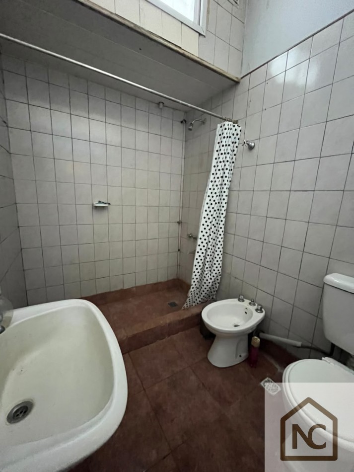 Chalet 3 ambientes + Galpon en Venta 