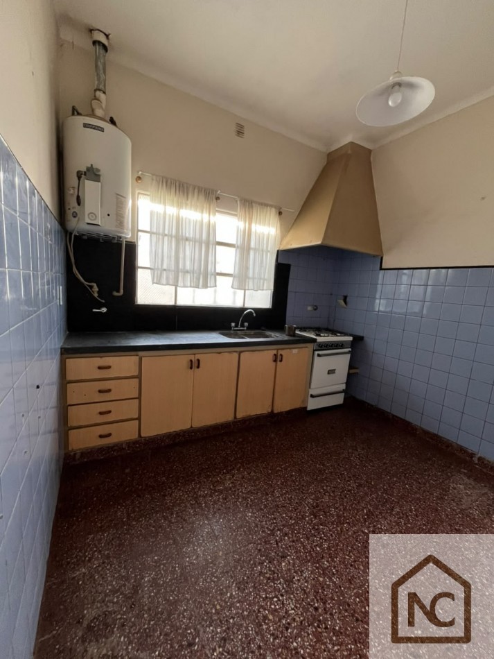 Chalet 3 ambientes + Galpon en Venta 