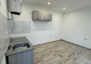 Monoambiente en PH zona Parque Luro